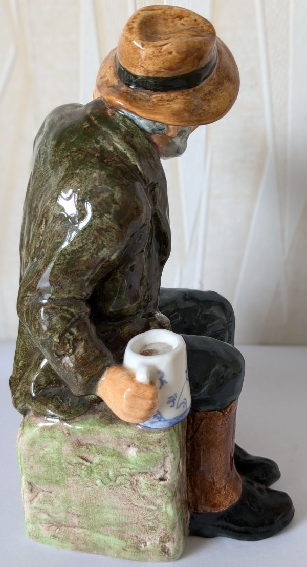 Royal Doulton Character Figurine - Owd Willum HN2042