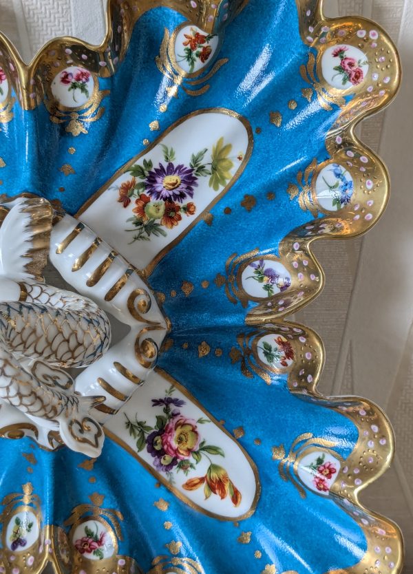 PXL_20240828_125928103 French Limoges Bow Porcelain Fish & 4-shell Sweetmeat Or Pickle Stand