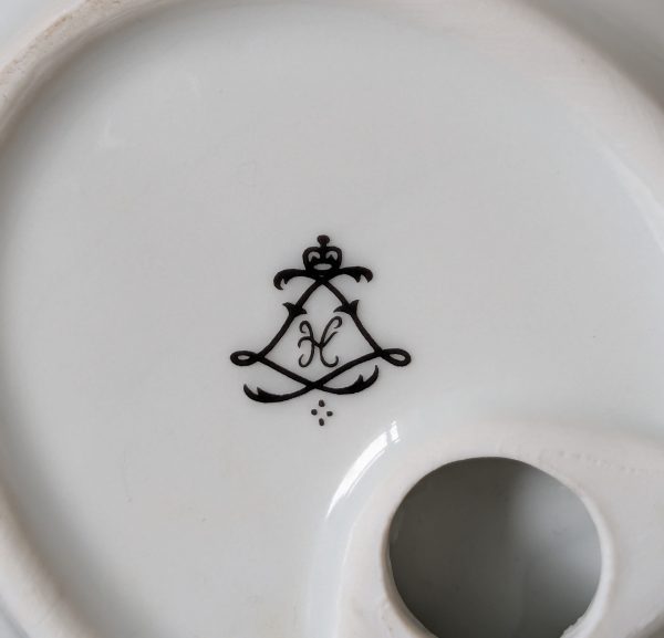 PXL_20240828_130037668 French Limoges Bow Porcelain Fish & 4-shell Sweetmeat Or Pickle Stand