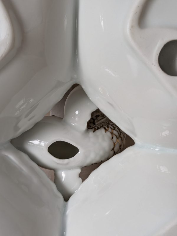 PXL_20240828_130113280 French Limoges Bow Porcelain Fish & 4-shell Sweetmeat Or Pickle Stand